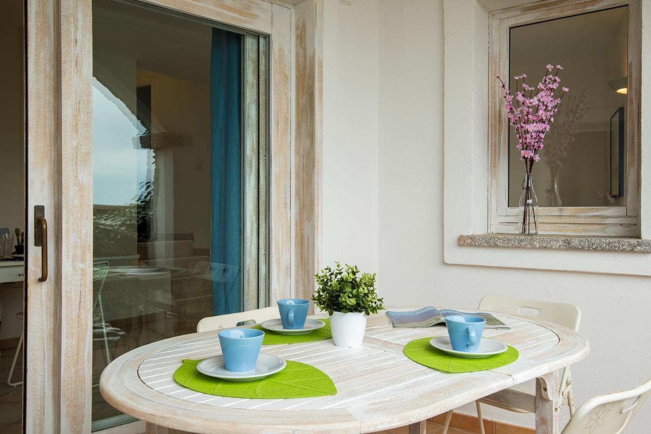 Apartment In S'Abba E Sa Pedra With Pool Golfo Aranci Exterior photo